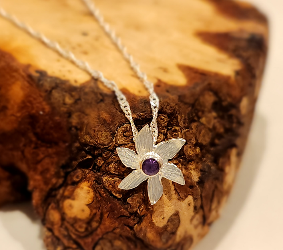 Daisy Pendant