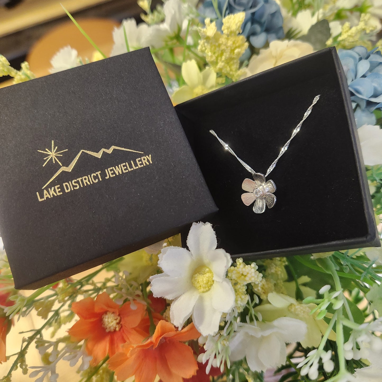 Daisy Pendant