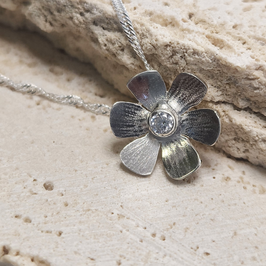 Daisy Pendant