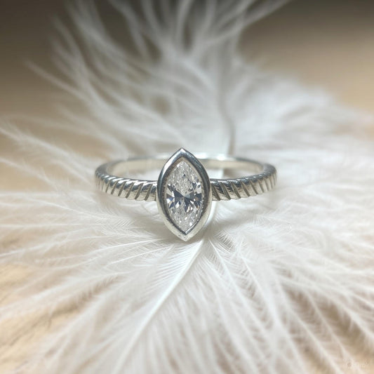 Ribbon wrap Diamond Ring